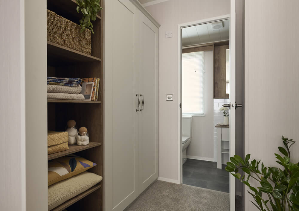 edmonton-main-bedroom-storage