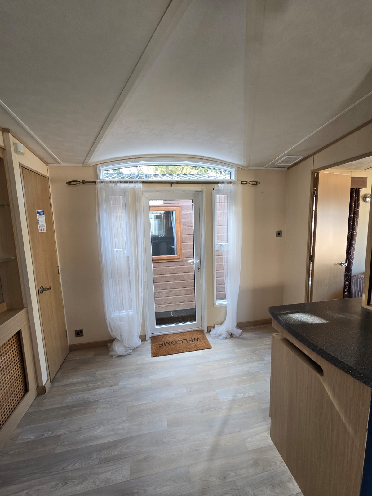 8f6a74a9-5553-4f26-8d59-f2a73a997871