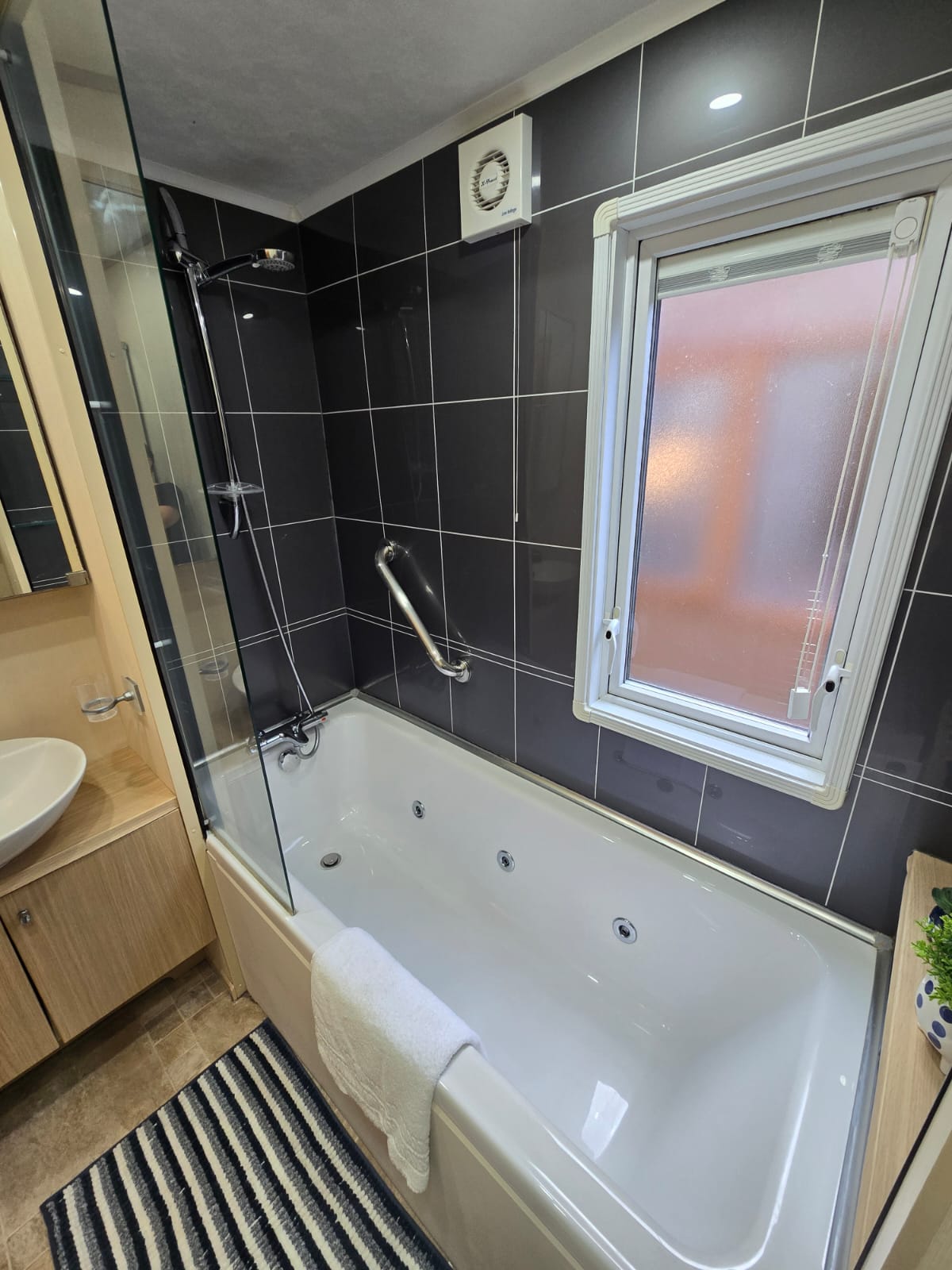 fde83ddb-1a15-4aaa-88a9-6cd899be84bf