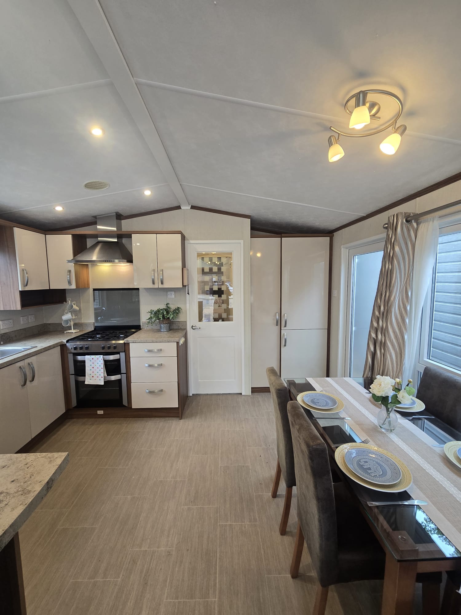 AVAILABLE | 2015 Pemberton Rivington 40x13 | 2 beds | Full Winterpack Mobile Home