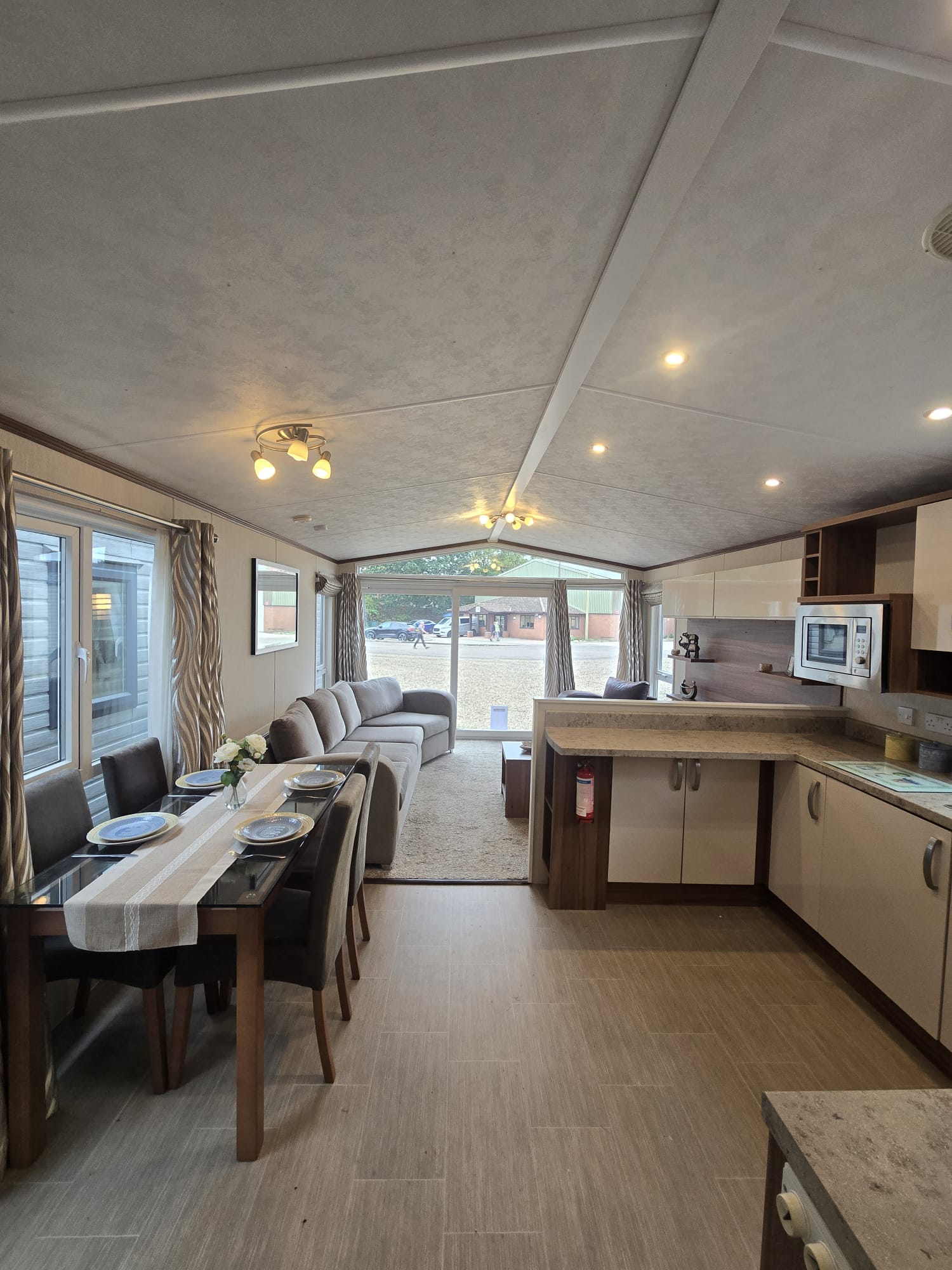 AVAILABLE | 2015 Pemberton Rivington 40x13 | 2 beds | Full Winterpack Mobile Home