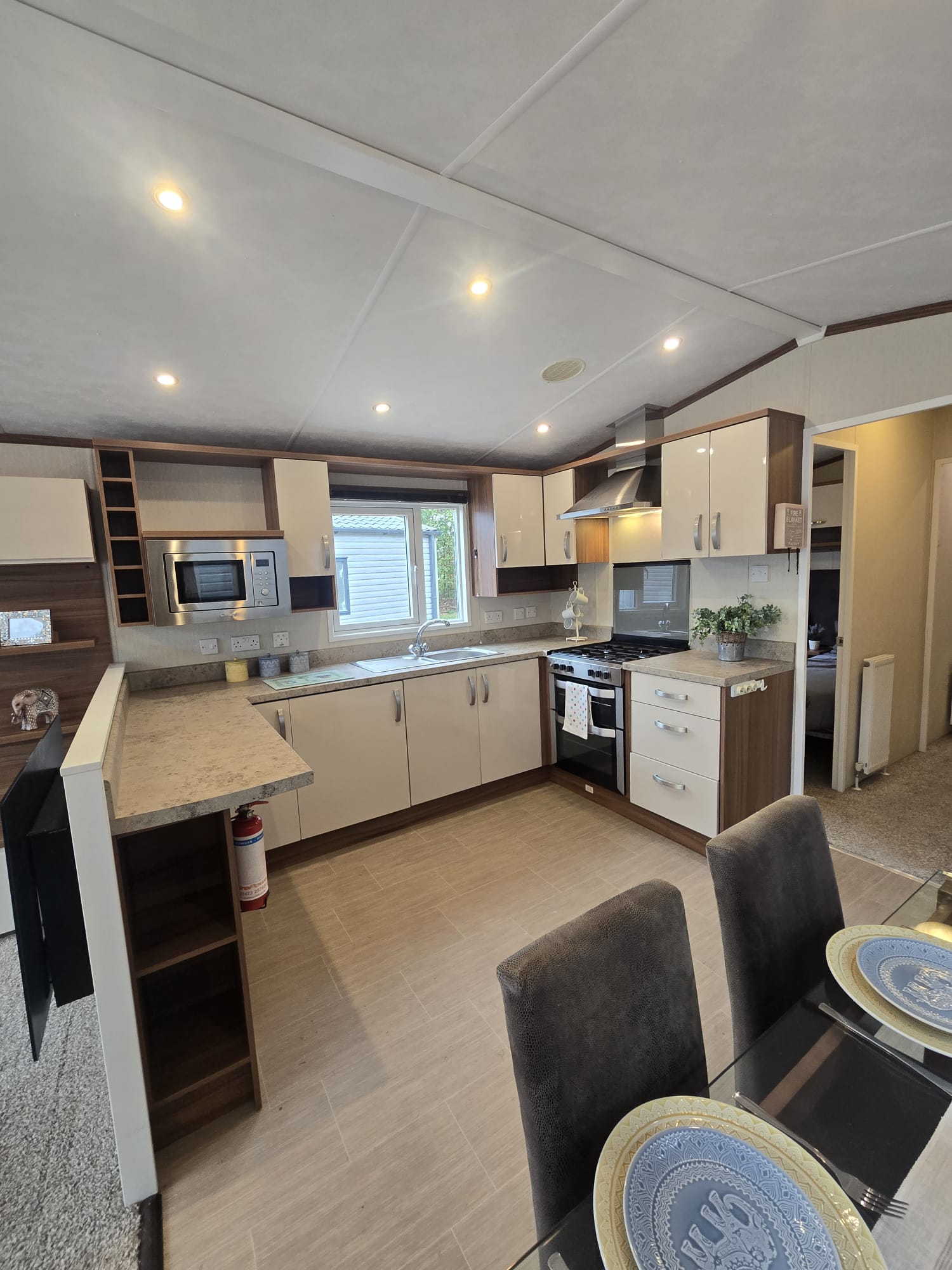 AVAILABLE | 2015 Pemberton Rivington 40x13 | 2 beds | Full Winterpack Mobile Home