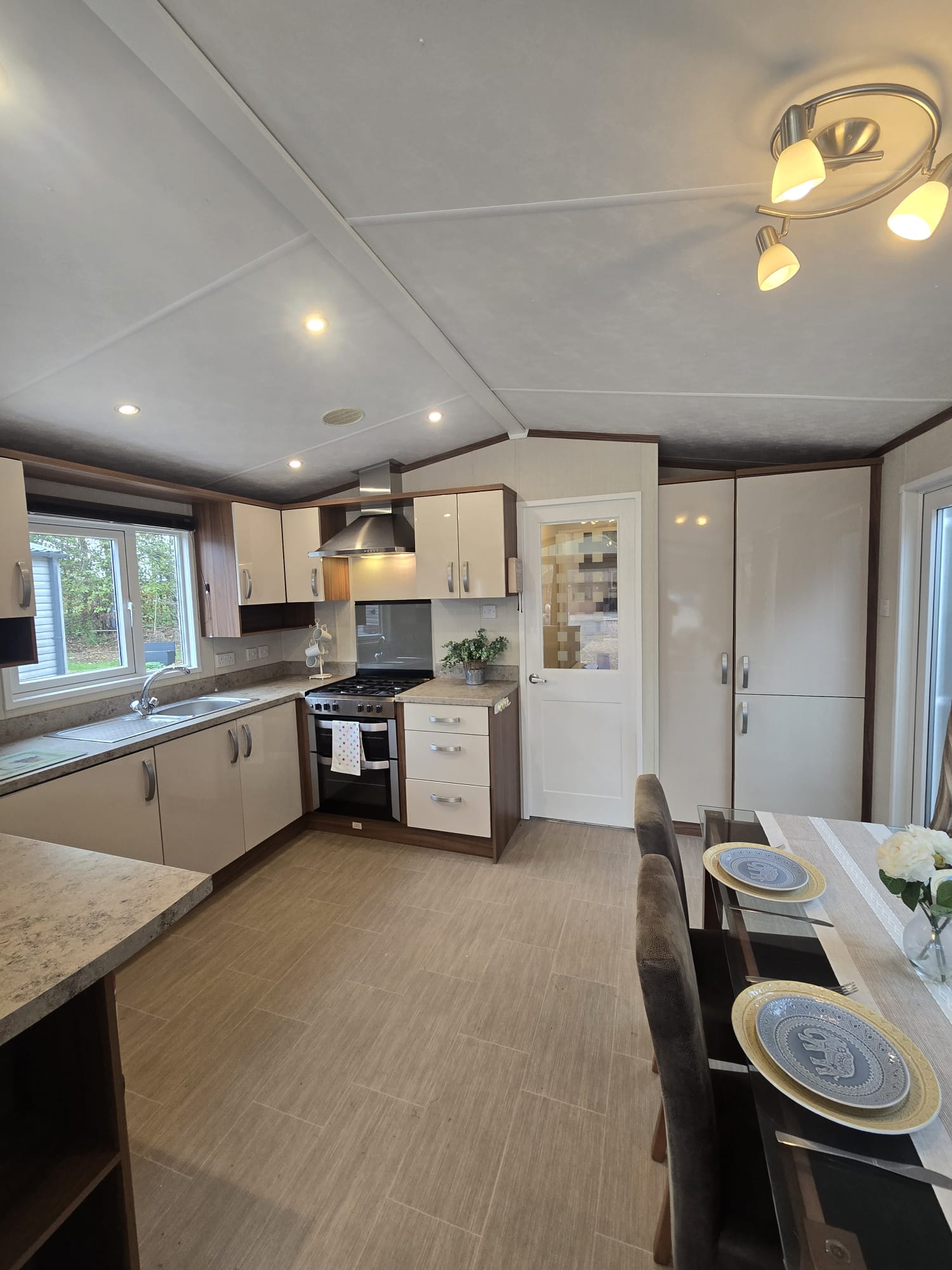 AVAILABLE | 2015 Pemberton Rivington 40x13 | 2 beds | Full Winterpack Mobile Home