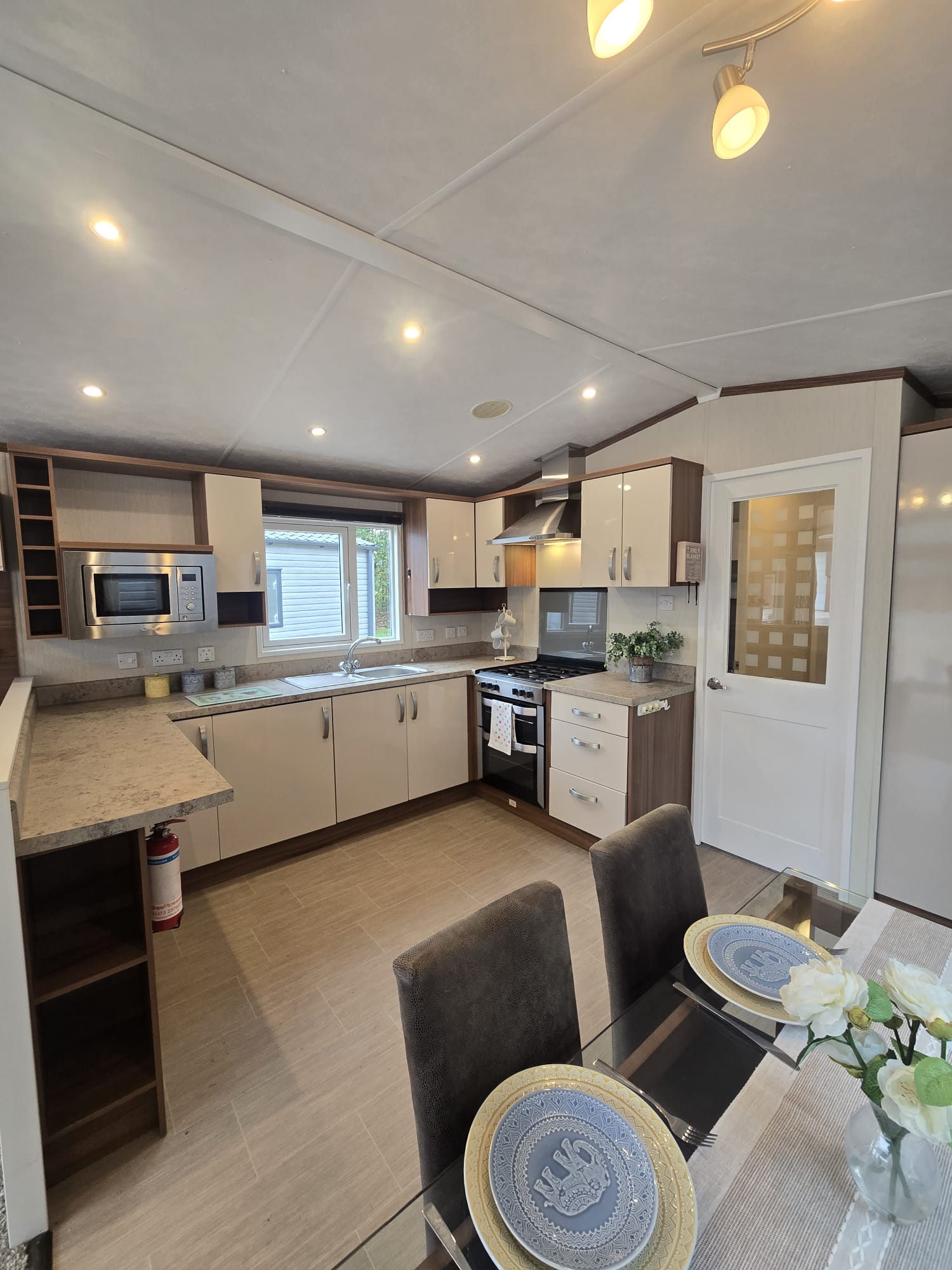 AVAILABLE | 2015 Pemberton Rivington 40x13 | 2 beds | Full Winterpack Mobile Home