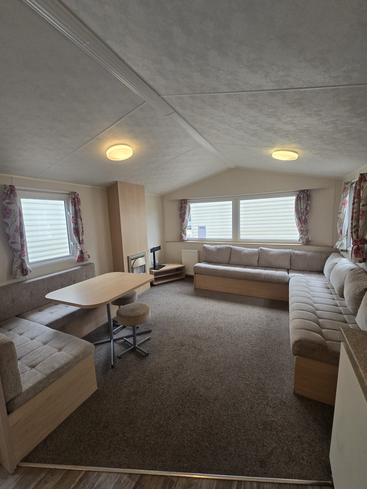 AVAILABLE | 2015 Willerby Aurora 36x12 | 3 beds | Full Winterpack
