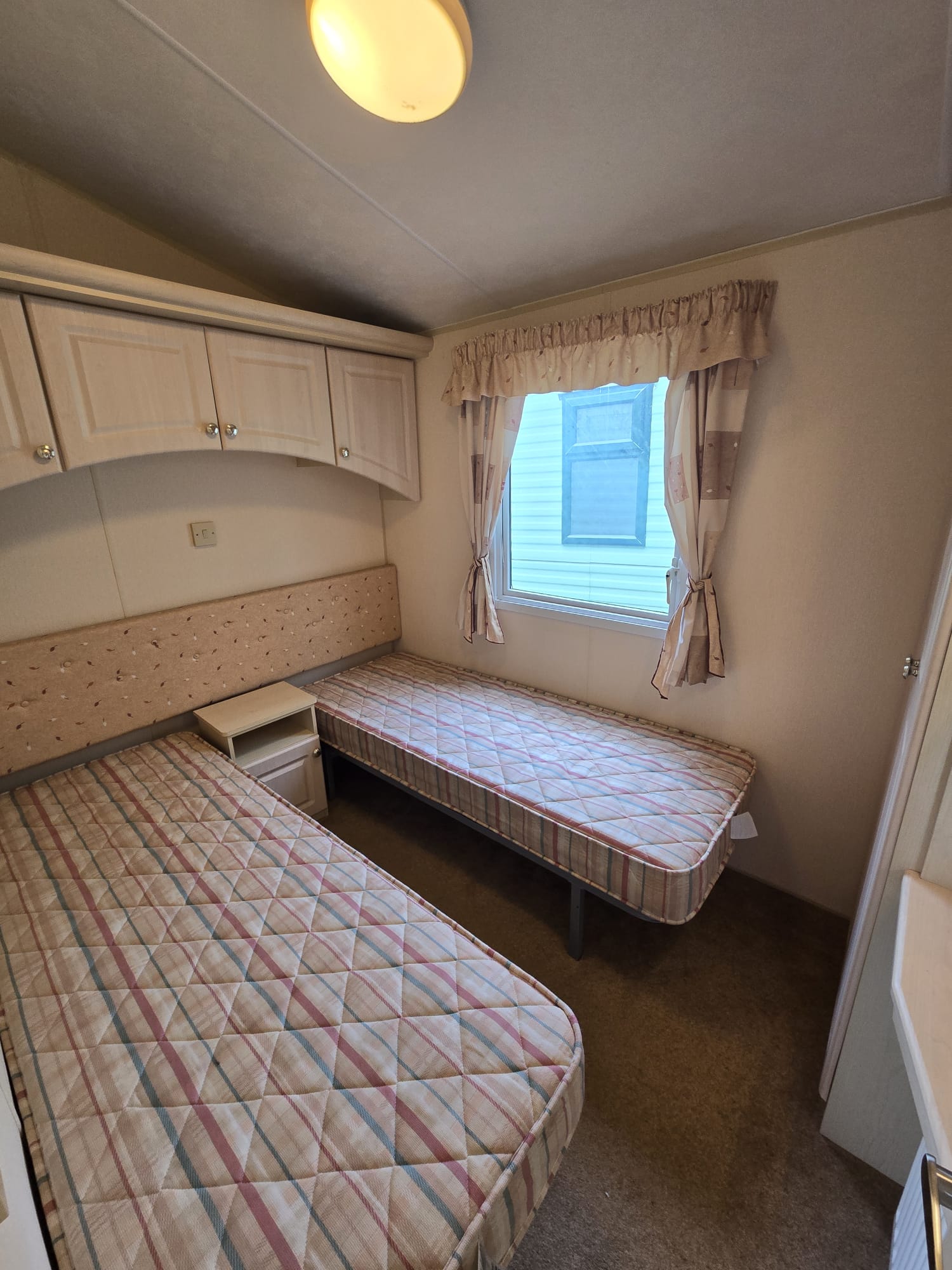 AVAILABLE | 2006 Willerby Granada 36x12 | 2 beds | Full Winterpack