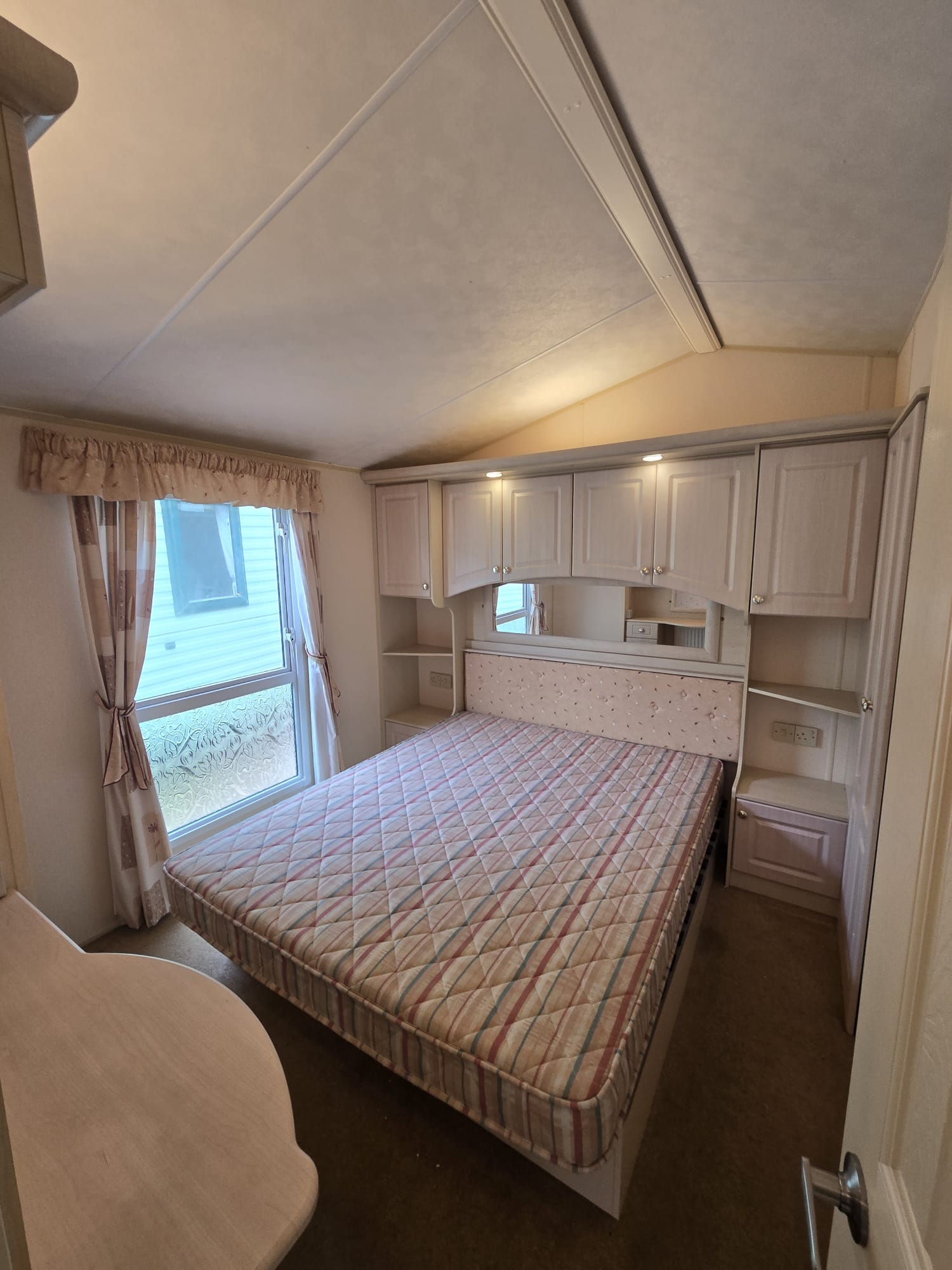 AVAILABLE | 2006 Willerby Granada 36x12 | 2 beds | Full Winterpack