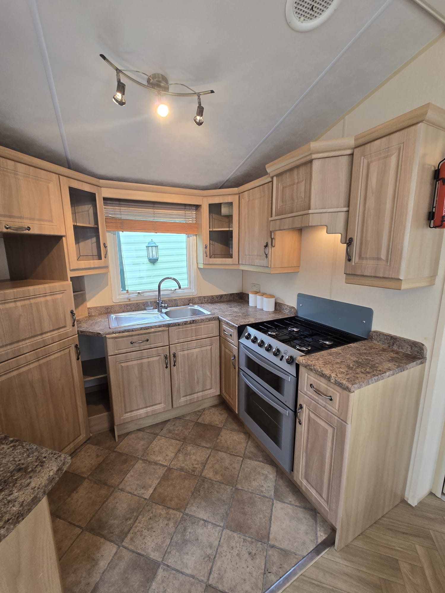 AVAILABLE | 2006 Willerby Granada 36x12 | 2 beds | Full Winterpack