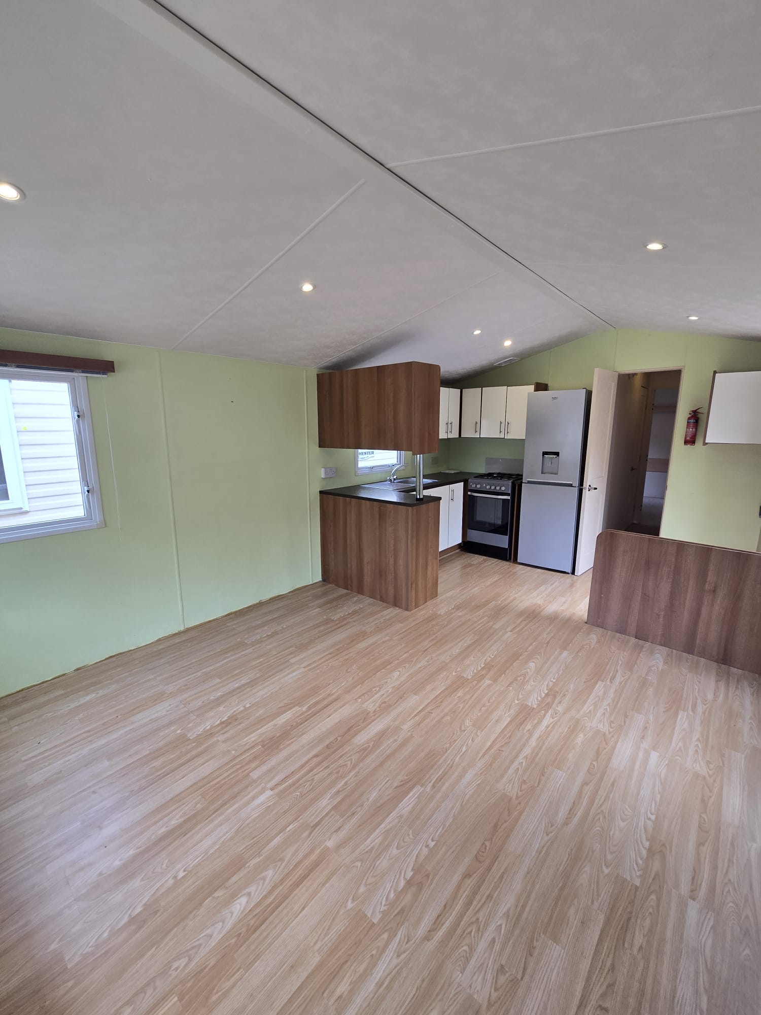 AVAILABLE | 2013 Willerby Sunset 35x12 | 2 beds | Full Winterpack