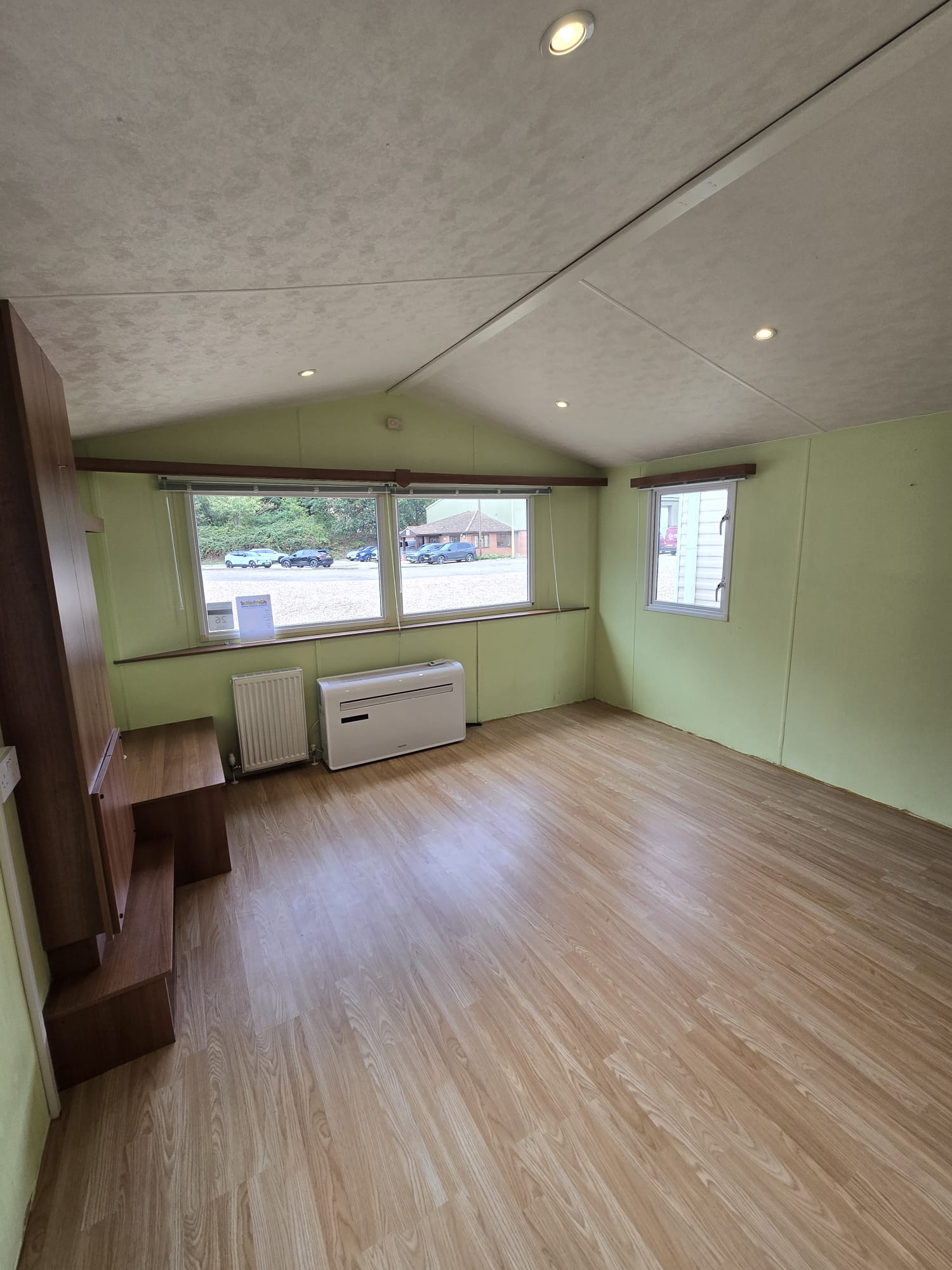 AVAILABLE | 2013 Willerby Sunset 35x12 | 2 beds | Full Winterpack