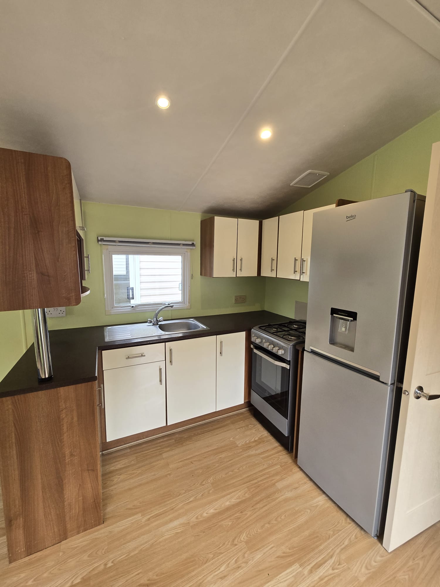 AVAILABLE | 2013 Willerby Sunset 35x12 | 2 beds | Full Winterpack