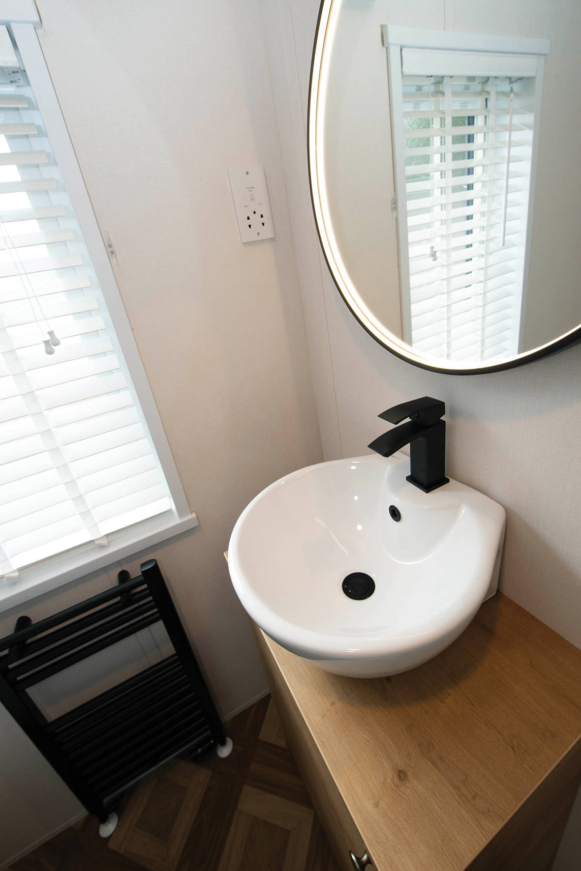 PRE-ORDER | 2027 Sunrise Belgravia Lodge | BS3632 | 43x14.6 | 2 beds