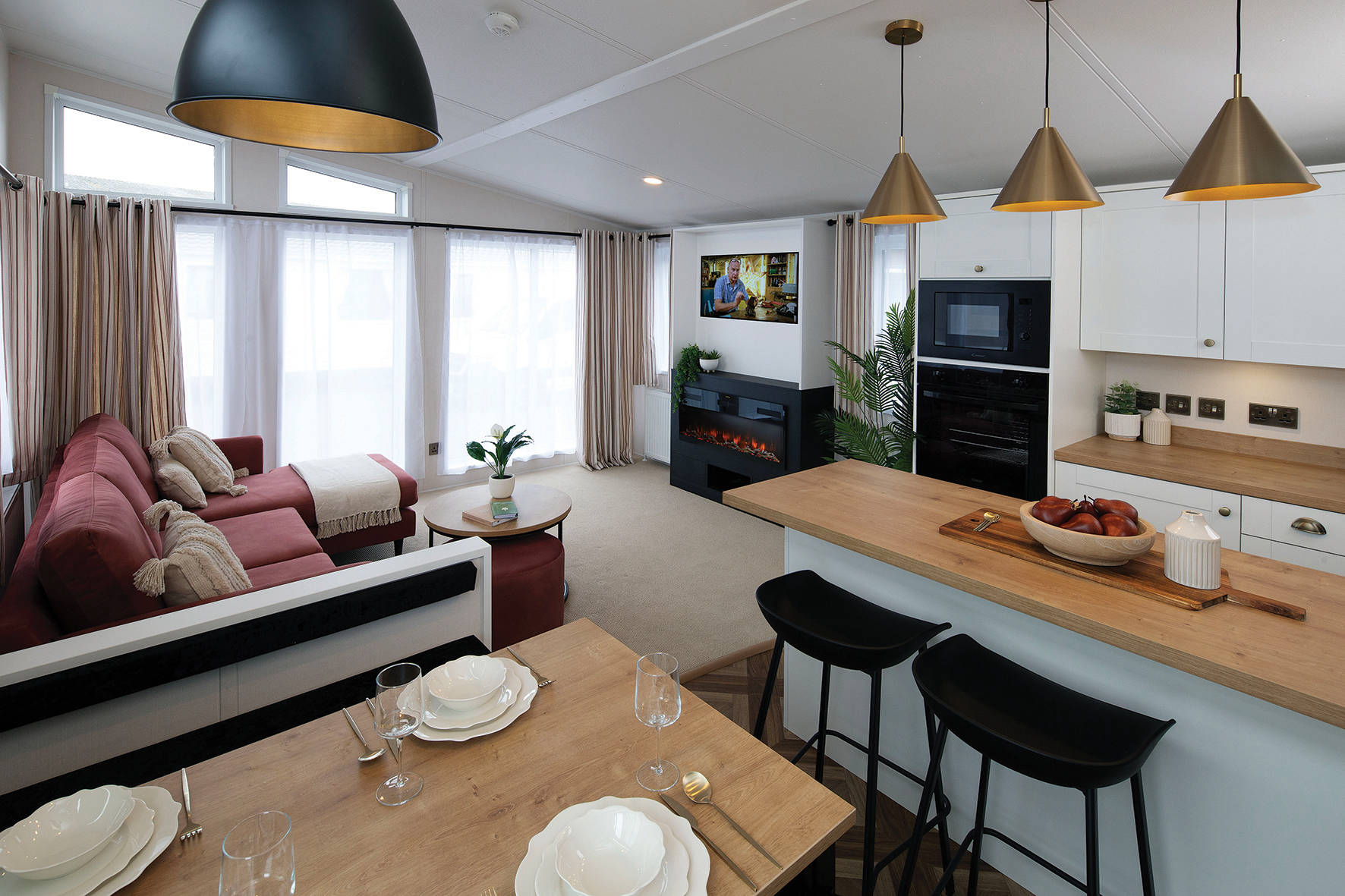 PRE-ORDER | 2027 Sunrise Belgravia Lodge | BS3632 | 43x14.6 | 2 beds