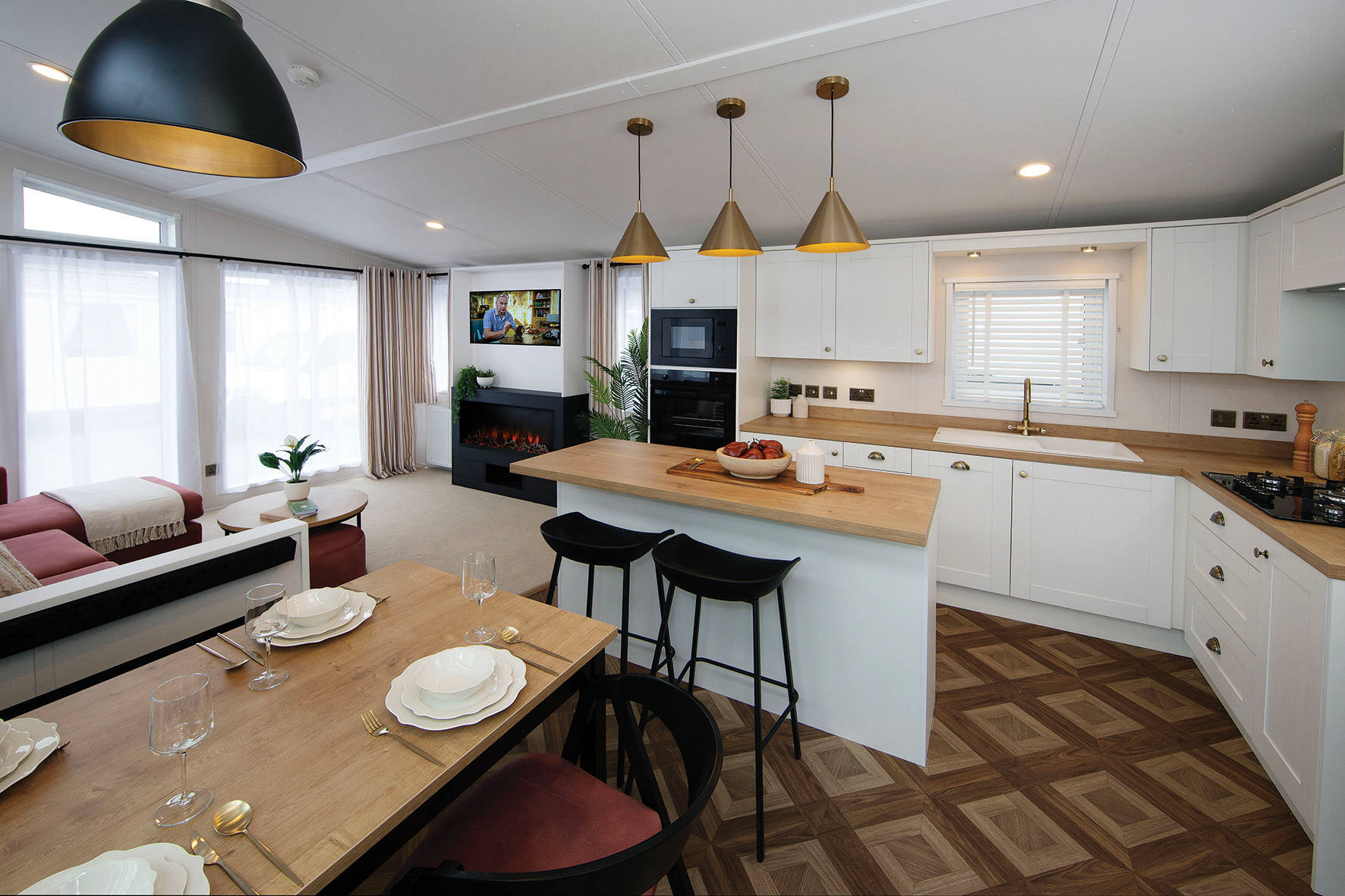 PRE-ORDER | 2027 Sunrise Belgravia Lodge | BS3632 | 43x14.6 | 2 beds