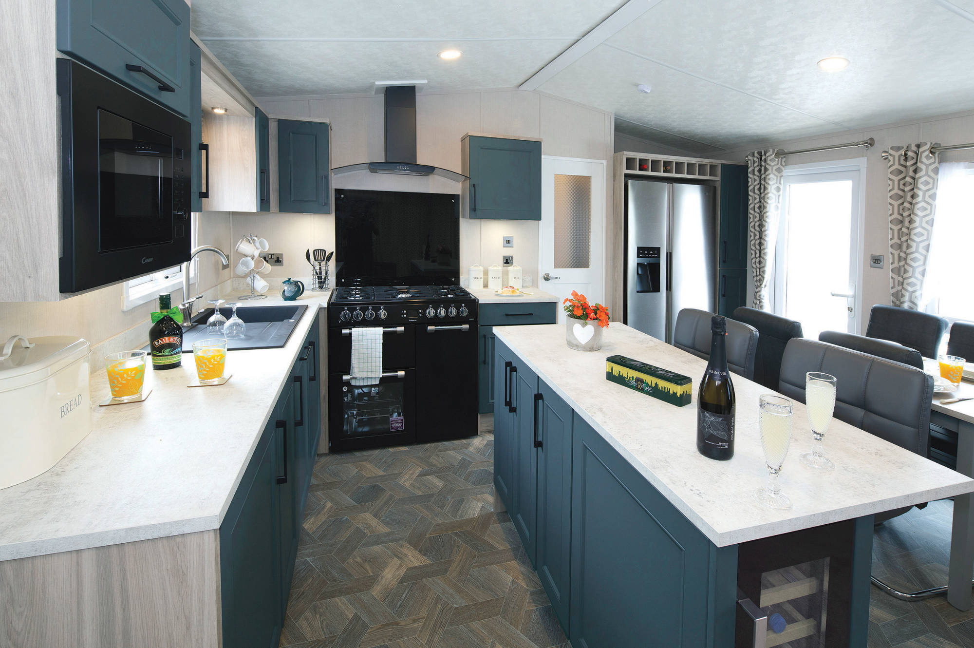 PRE-ORDER | 2027 Sunrise Lodge Superior DELUXE | 40x14 | 2 or 3 beds